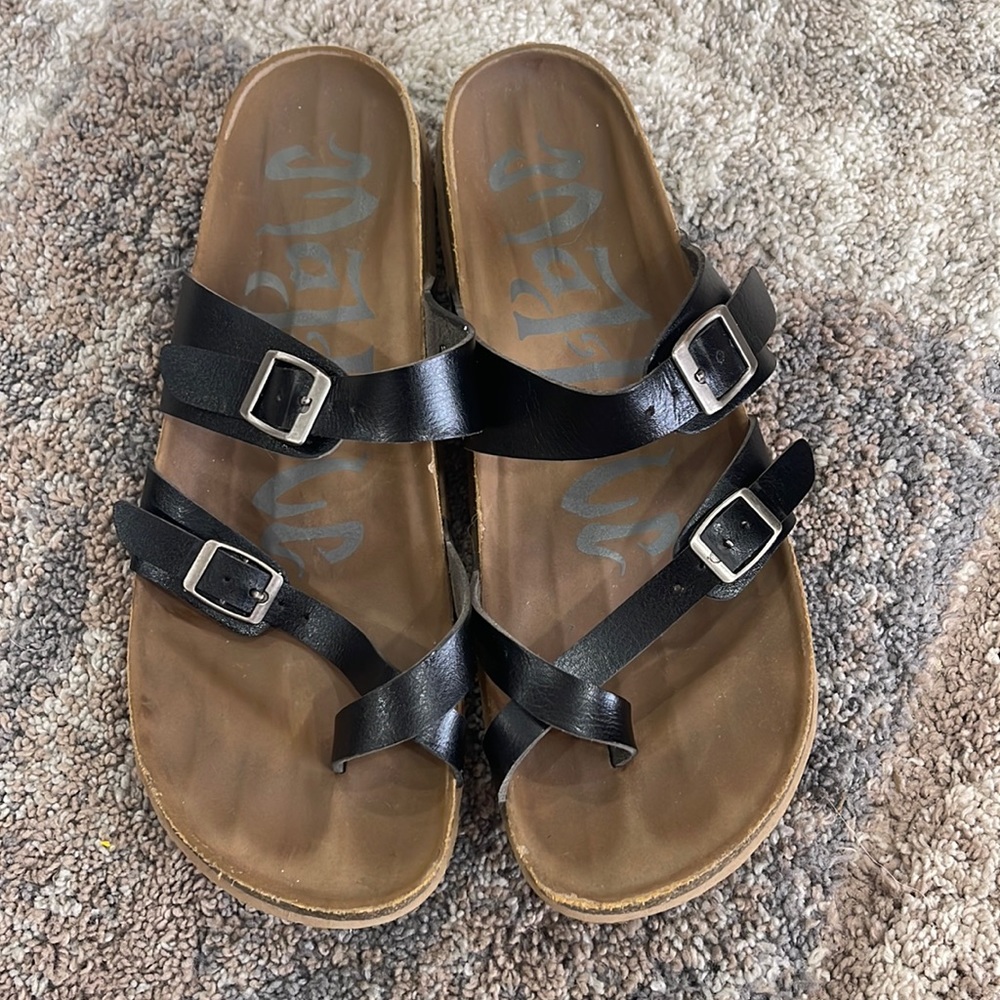 Women Crisscross Sandals Size 10